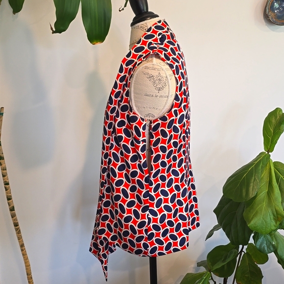 New York & company sleeveless blouse - Picture 5 of 9